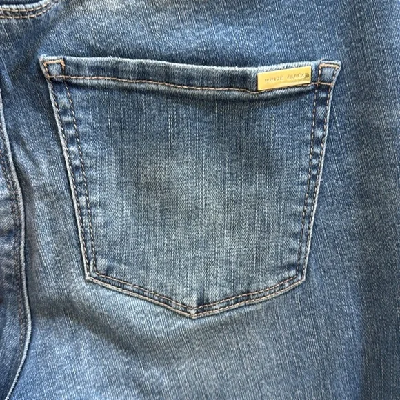 WHBM The Slim Supersoft Jeans Size 2 EUC - Picture 5 of 5